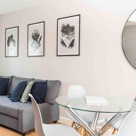 Comfortable And Convenient 3 Bedroom House With Parking Handsworth Экстерьер фото