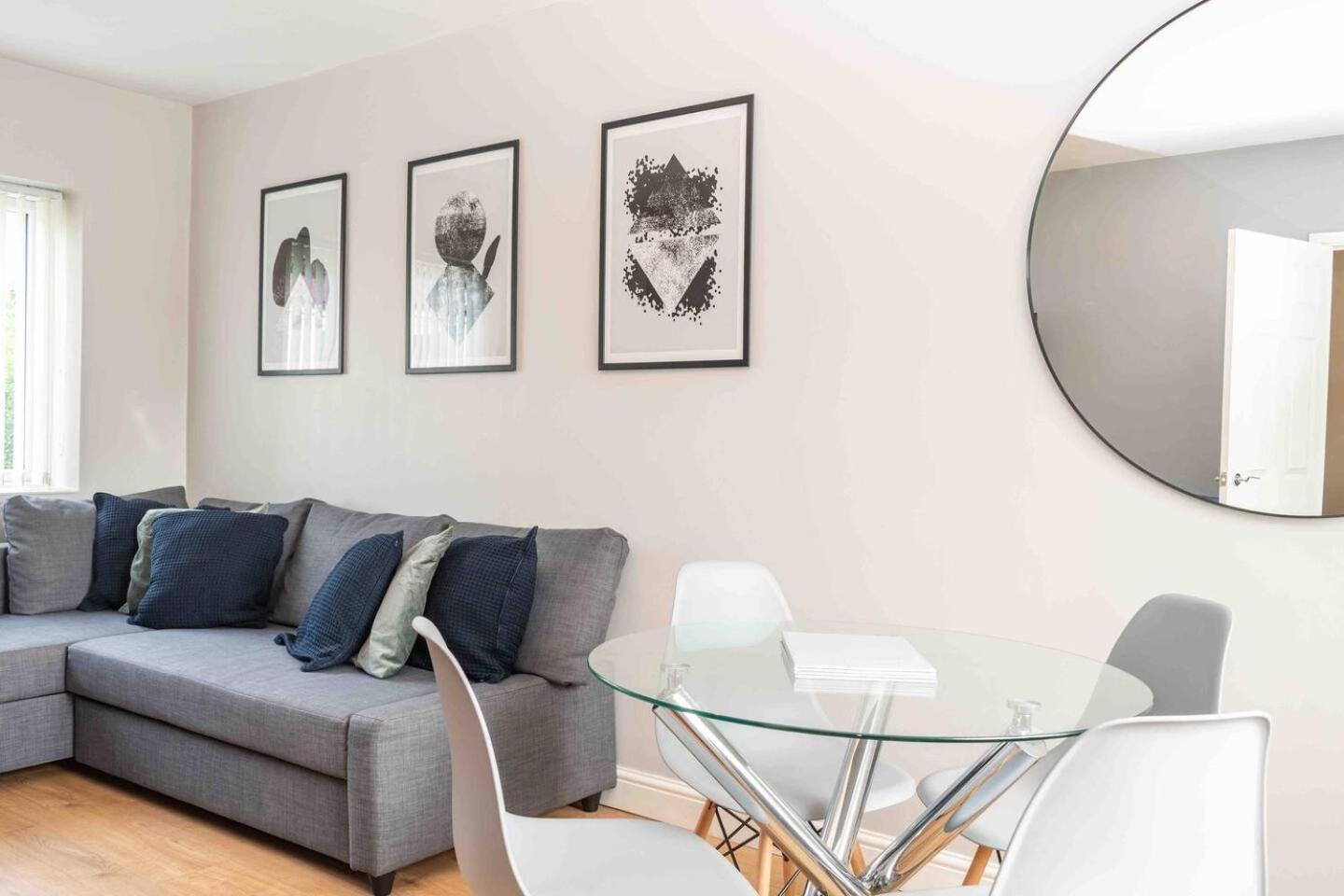 Comfortable And Convenient 3 Bedroom House With Parking Handsworth Экстерьер фото